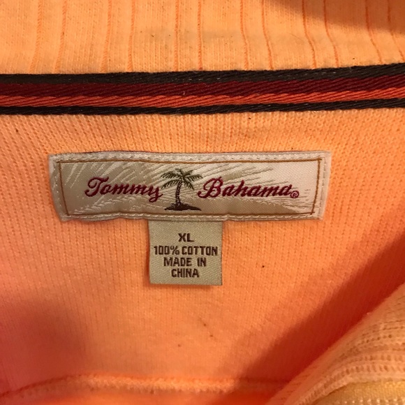 Tommy Bahama Pull Over - Picture 2 of 2